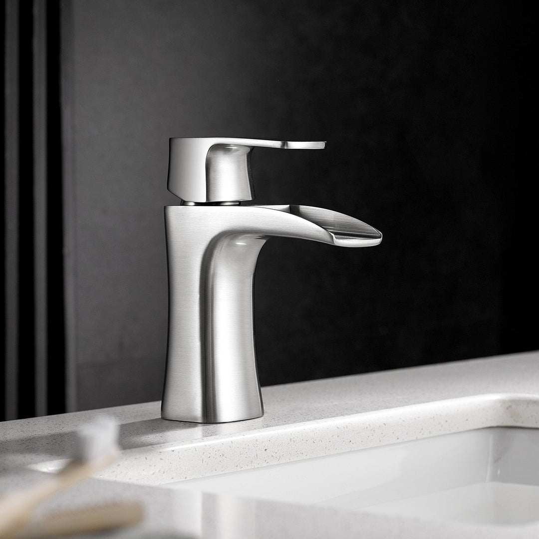 Vinnova Alessandra Single-Lever Vessel Bathroom Faucet
