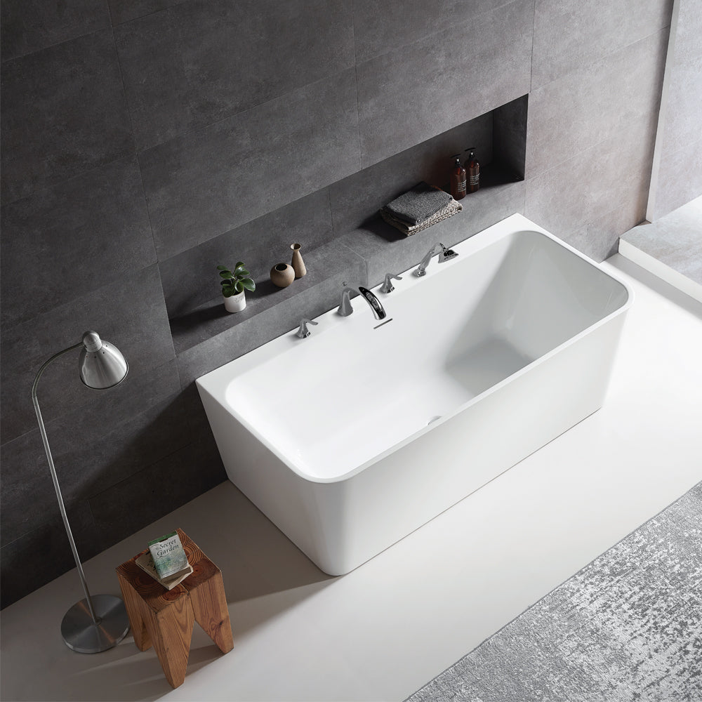 Vinnova Dashiel 67" x 31.5" Soaking Bathtub